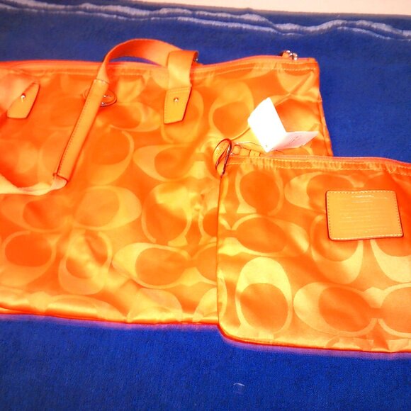 New Orange Coach Getaway Signature Nylon Packable Weekender Tote - Picture 6 of 8